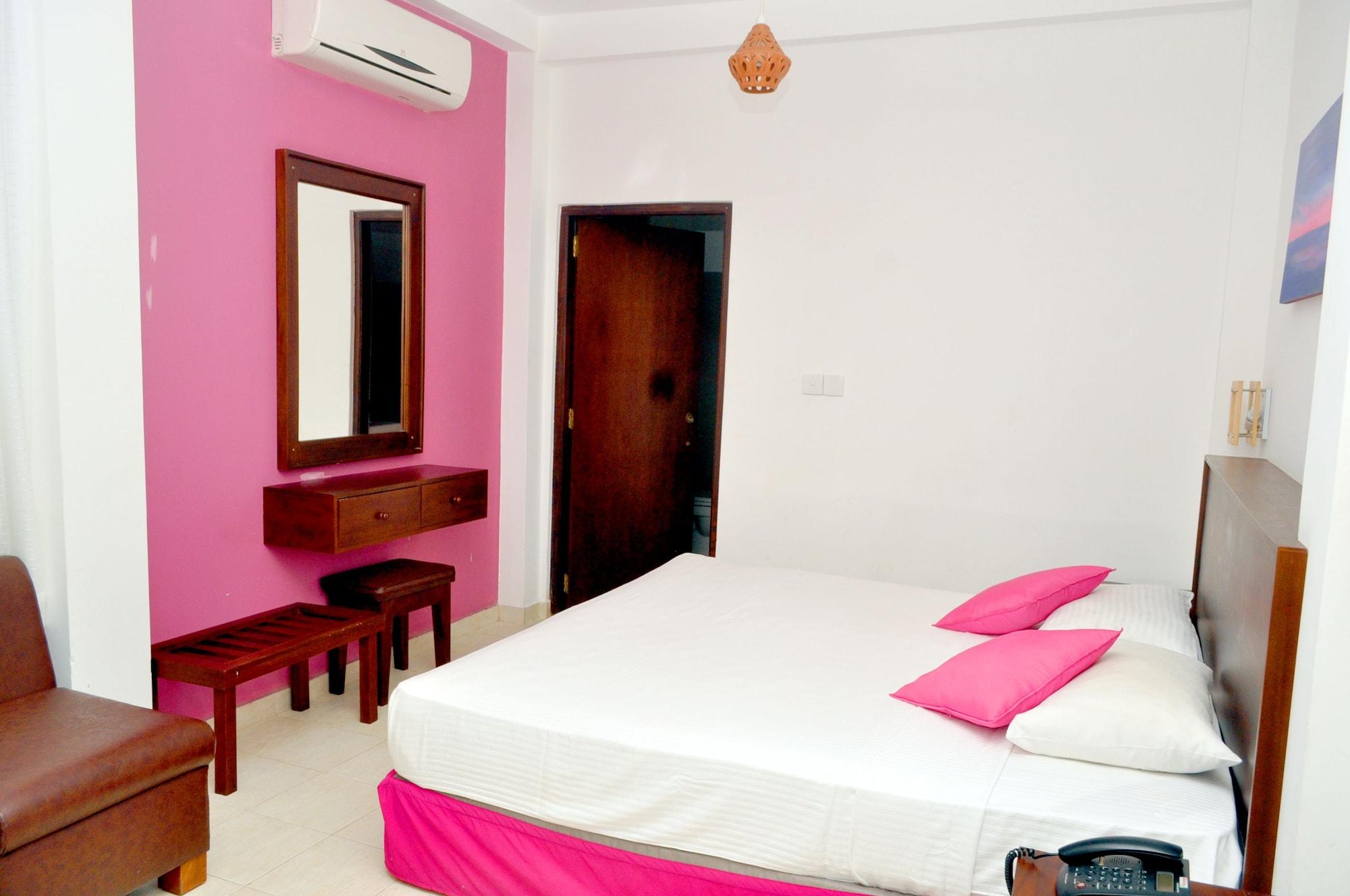 אונה ואטונה Lavendish Beach Resort מראה חיצוני תמונה