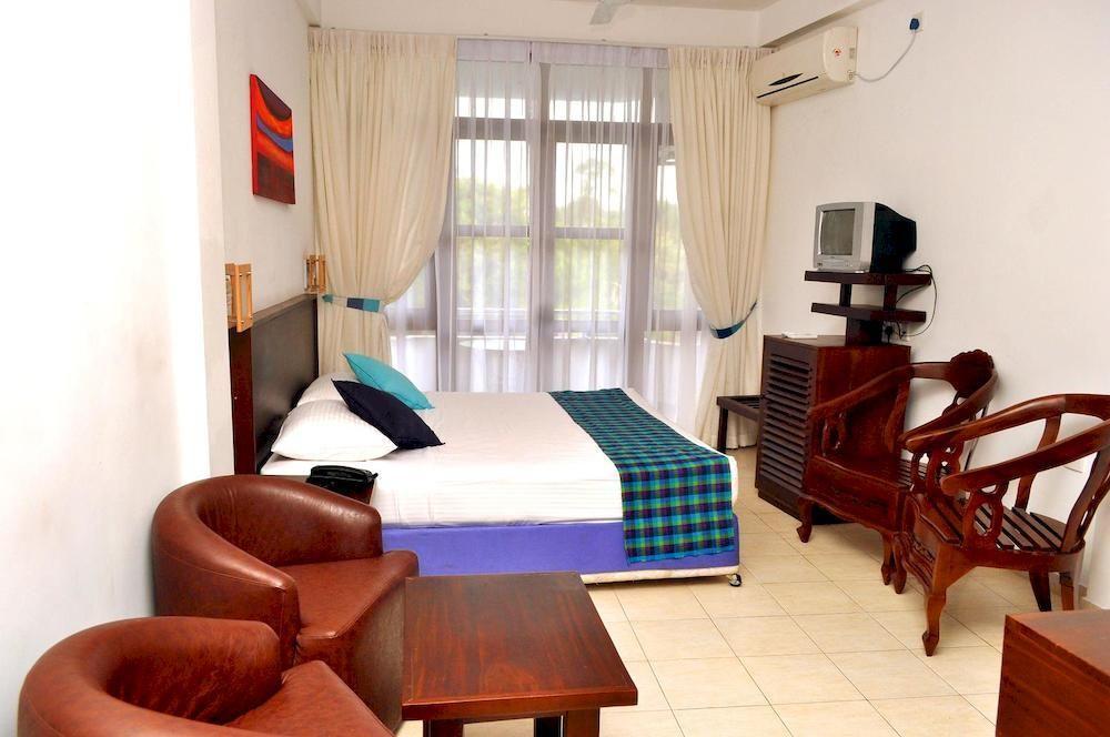 אונה ואטונה Lavendish Beach Resort מראה חיצוני תמונה