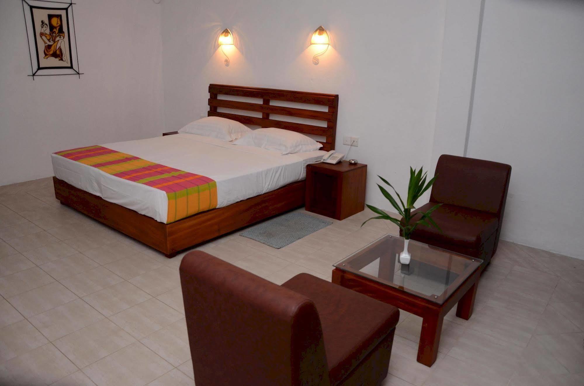 אונה ואטונה Lavendish Beach Resort מראה חיצוני תמונה