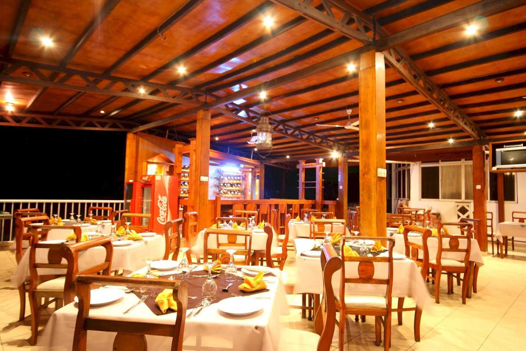 אונה ואטונה Lavendish Beach Resort מראה חיצוני תמונה