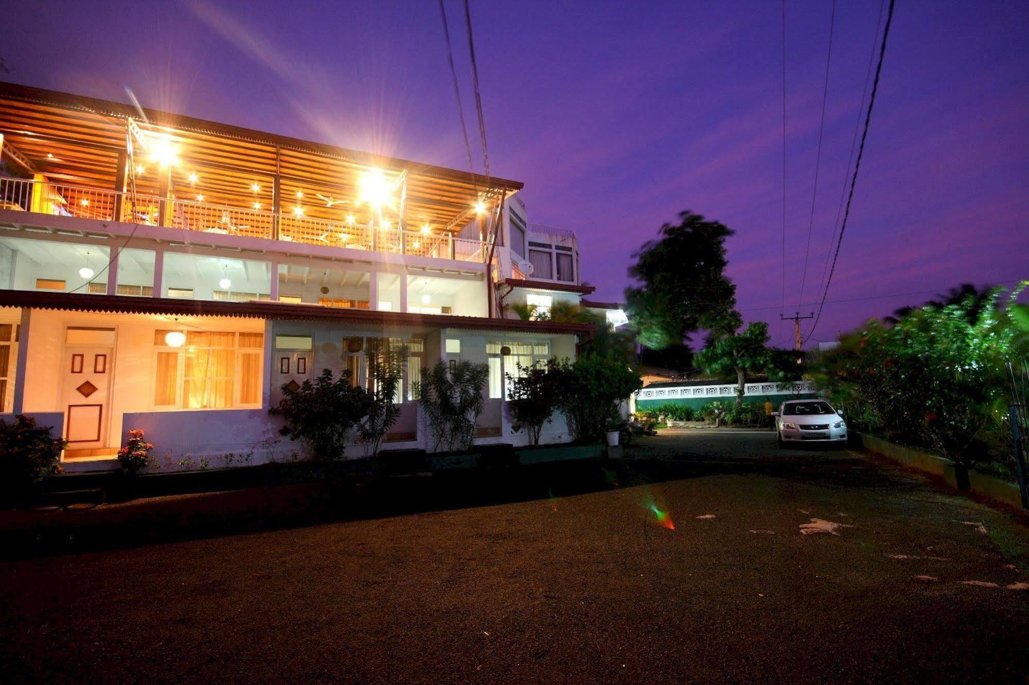אונה ואטונה Lavendish Beach Resort מראה חיצוני תמונה