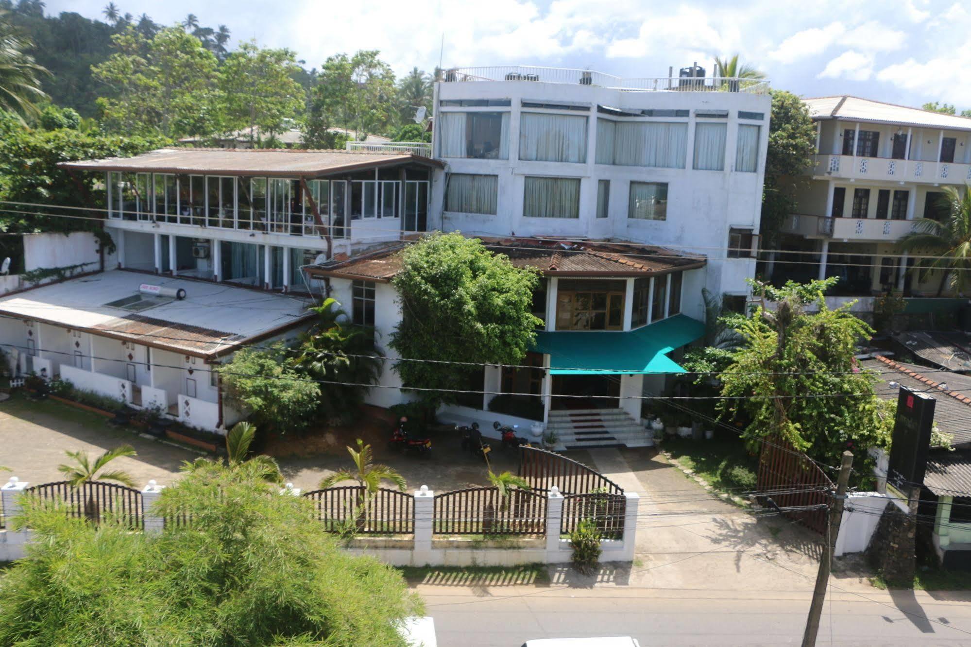 אונה ואטונה Lavendish Beach Resort מראה חיצוני תמונה