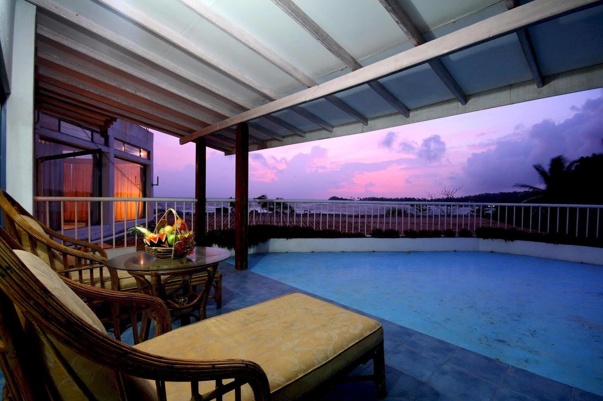 אונה ואטונה Lavendish Beach Resort מראה חיצוני תמונה
