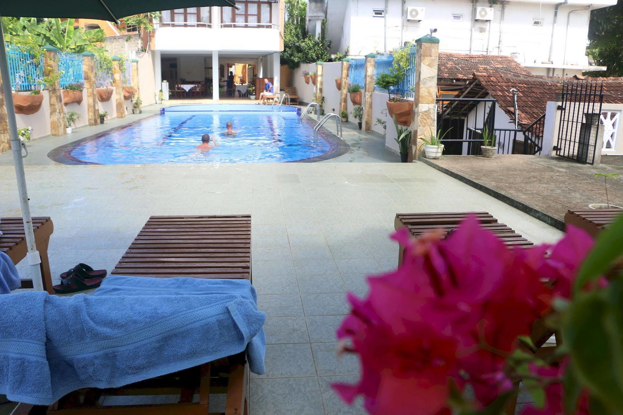 אונה ואטונה Lavendish Beach Resort מראה חיצוני תמונה