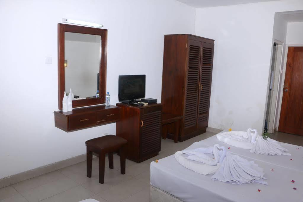 אונה ואטונה Lavendish Beach Resort מראה חיצוני תמונה