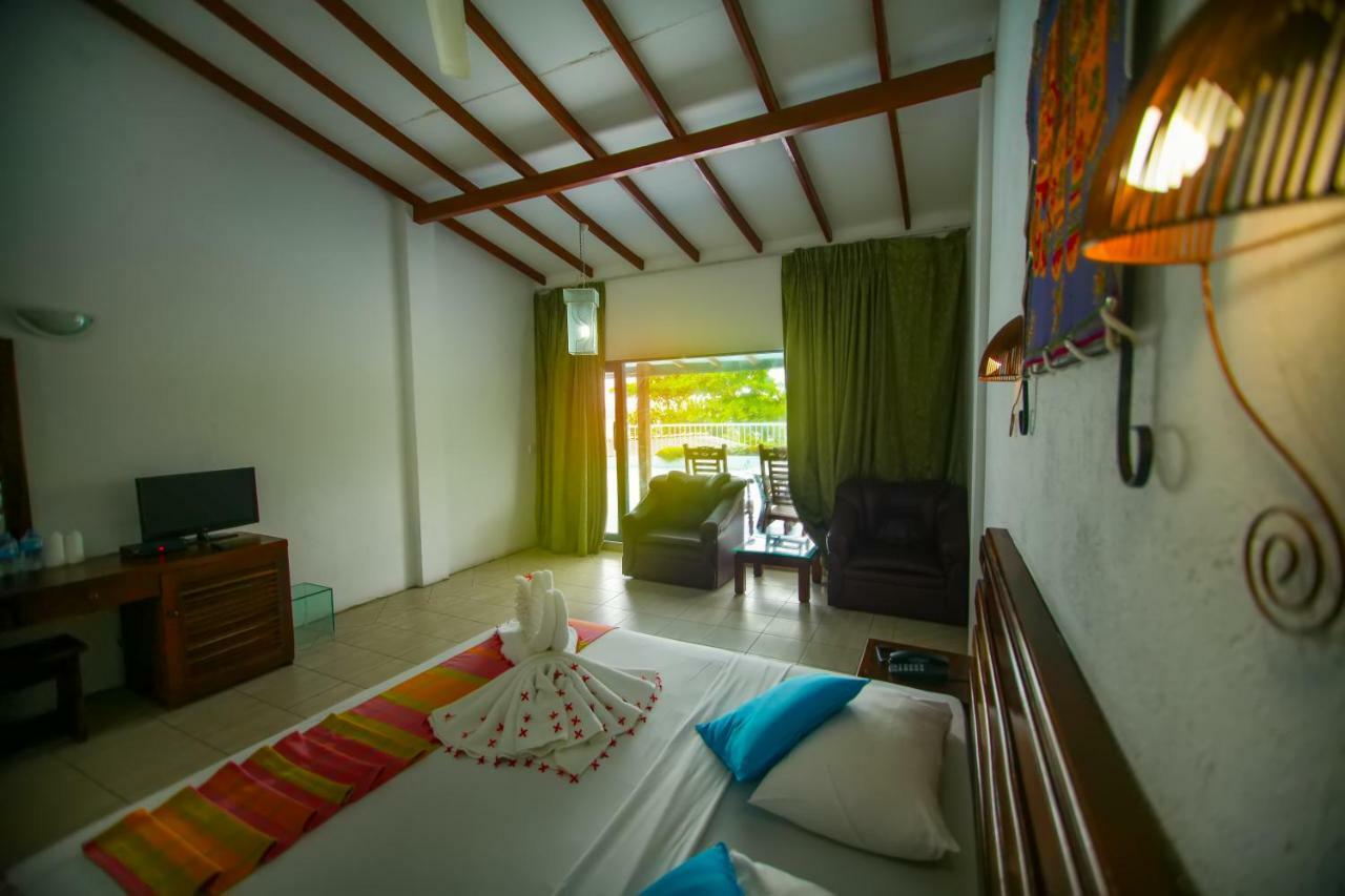 אונה ואטונה Lavendish Beach Resort מראה חיצוני תמונה