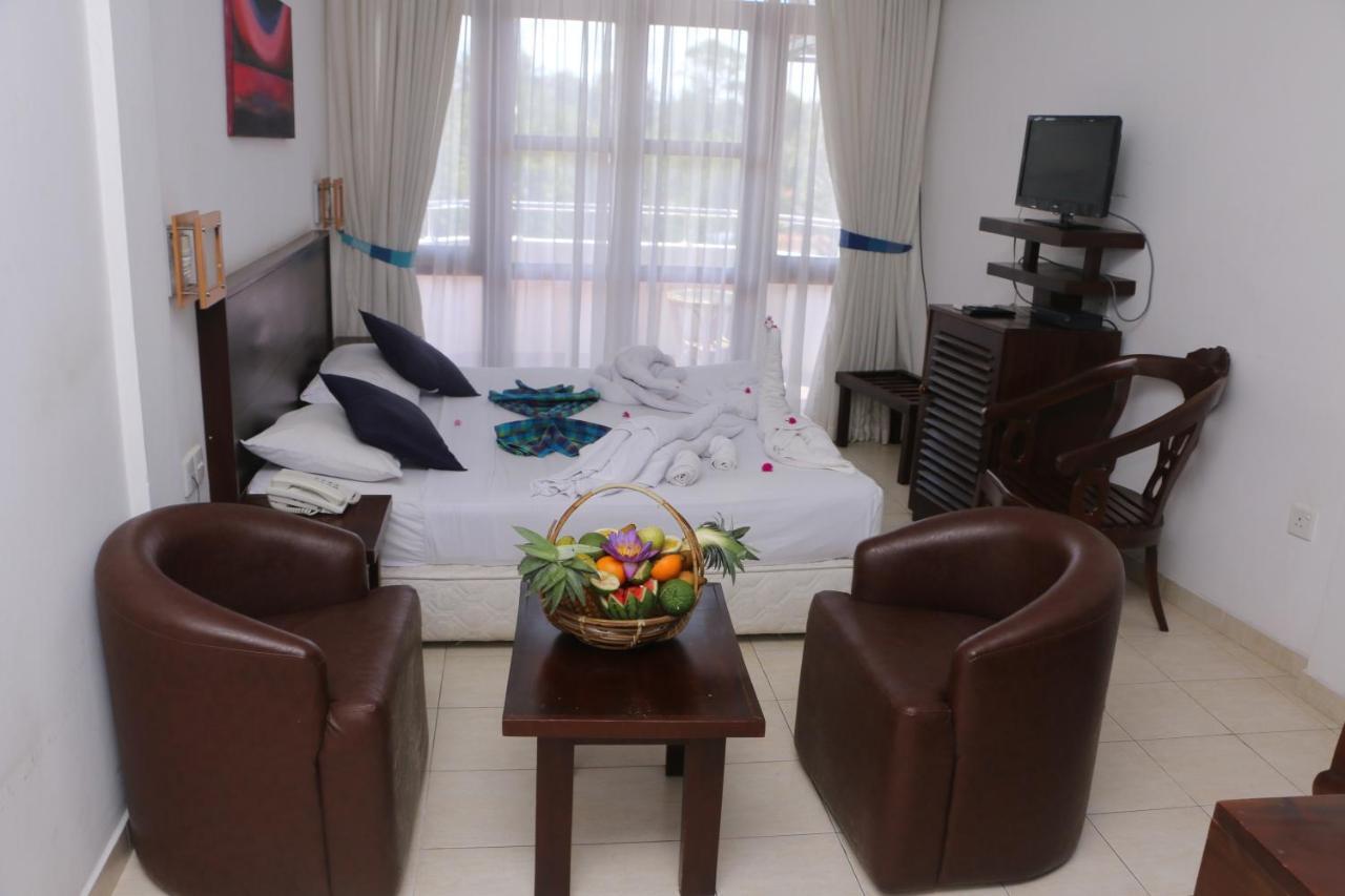 אונה ואטונה Lavendish Beach Resort מראה חיצוני תמונה